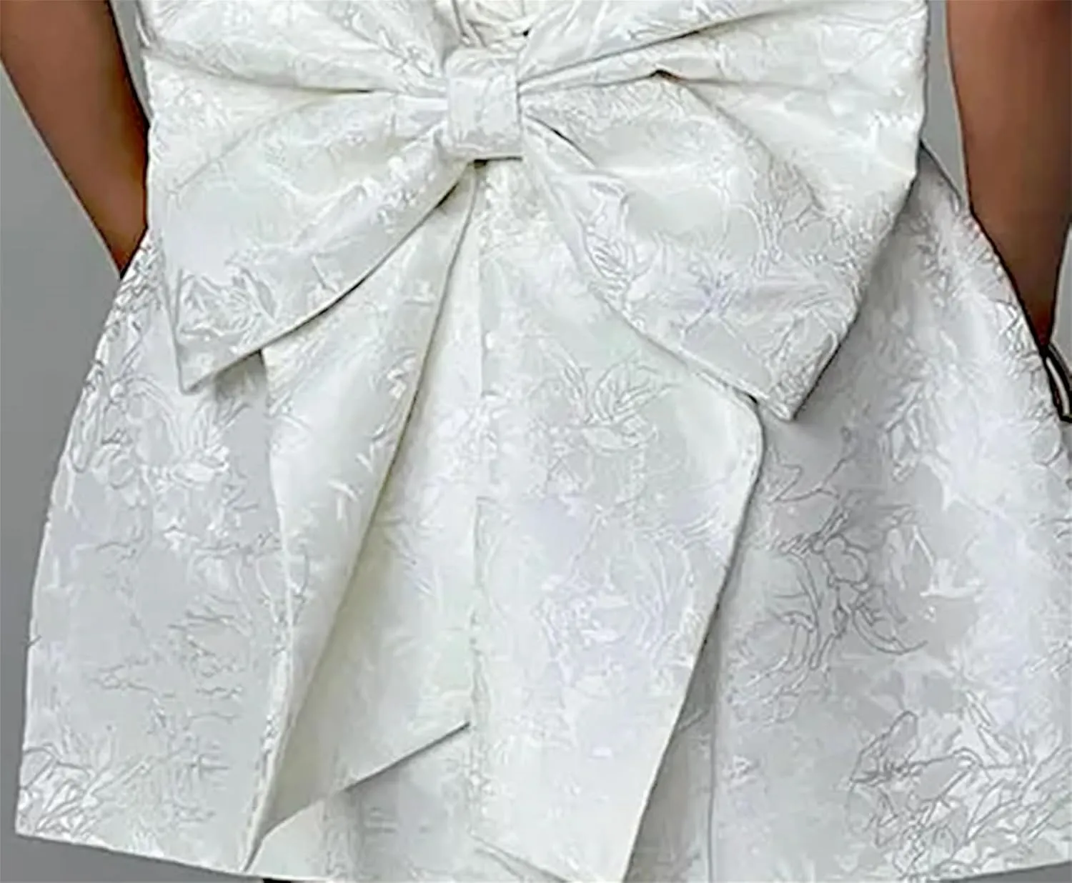 Embroidery Satin Short Prom Dress for Womens Straplesss Party Cocktial Homecoming Mini Gown with Bow Back