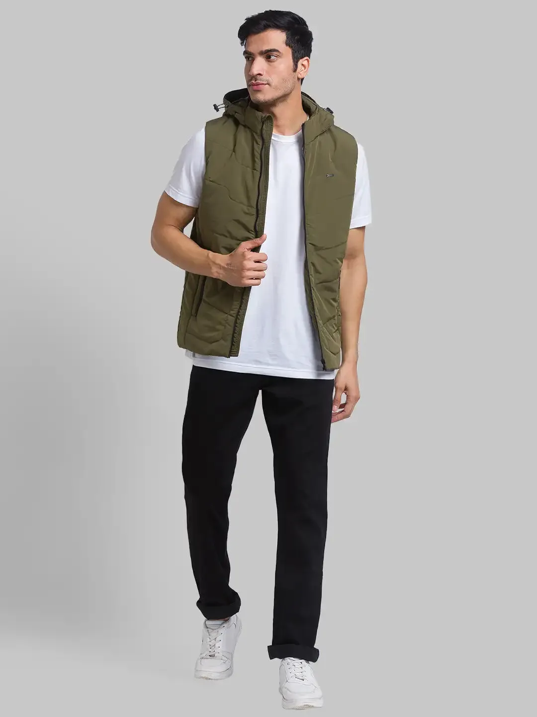 Men Green Solid Polyester Sleeveless Jackets